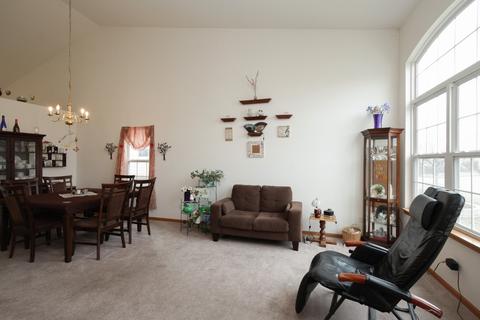 7425 Fordham Ln, Plainfield, IL 60586 photo 2