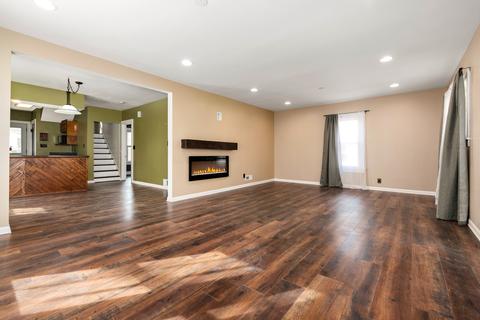 605 Forest Ave, Aurora, IL 60505 photo 4