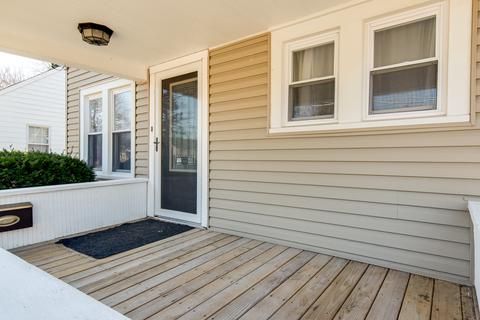 605 Forest Ave, Aurora, IL 60505 photo 2