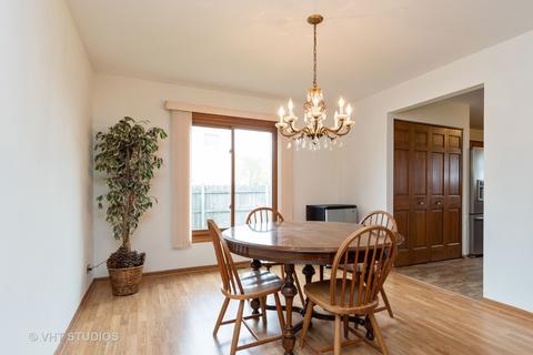 400 Regency Ct, Aurora, IL 60504 photo 6