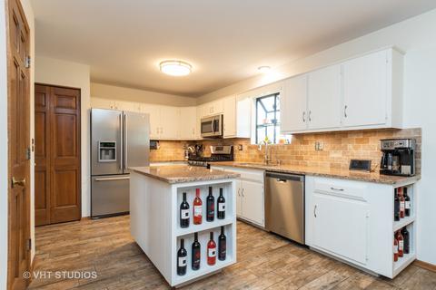 400 Regency Ct, Aurora, IL 60504 photo 3