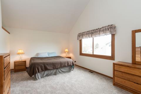400 Regency Ct, Aurora, IL 60504 photo 9