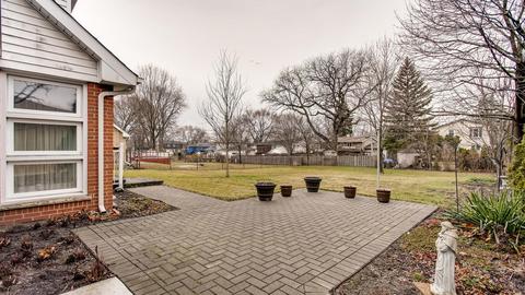 452 Pinecroft Dr, Roselle, IL 60172 photo 28