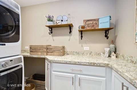 1190 Midwest Ln, Wheaton, IL 60189 photo 27