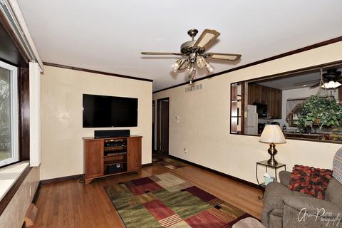 413 N Kent Rd, Mchenry, IL 60051 photo 4