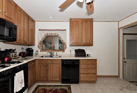 413 N Kent Rd, Mchenry, IL 60051 photo 7