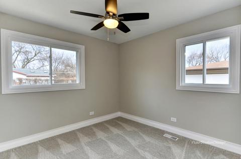 540 Kingman Ln, Hoffman Estates, IL 60169 photo 21