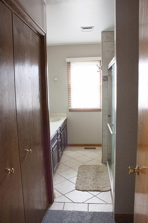 570 Trinity Ter, Elgin, IL 60123 photo 22