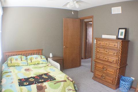 570 Trinity Ter, Elgin, IL 60123 photo 28
