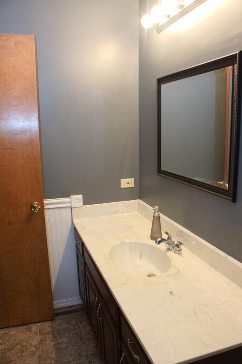 570 Trinity Ter, Elgin, IL 60123 photo 32