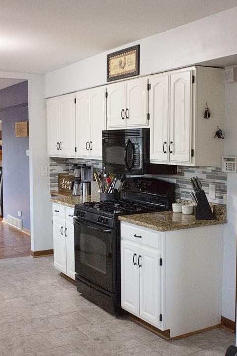 570 Trinity Ter, Elgin, IL 60123 photo 10