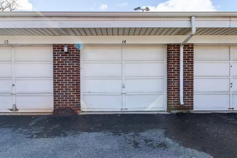 200 Deborah Ln #16B, Wheeling, IL 60090 photo 2