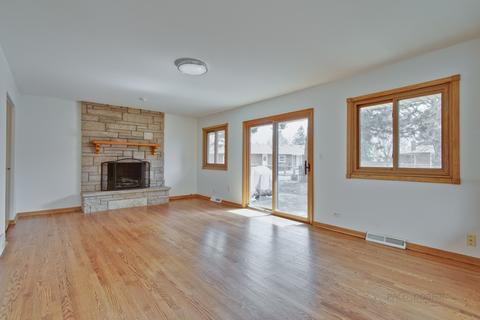 1809 E Maya Ln, Mount Prospect, IL 60056 photo 2