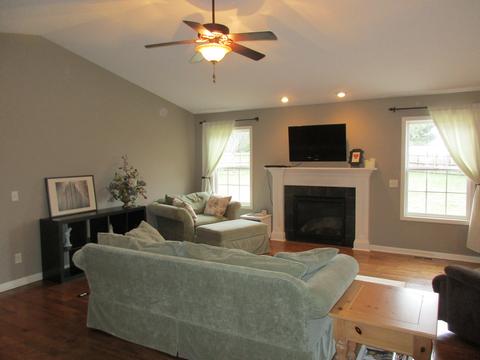 1045 Duck Horn Dr, Normal, IL 61761 photo 2