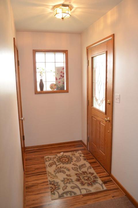524 Meyer Ct, Aurora, IL 60506 photo 2