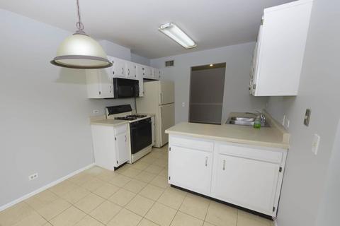 1546 Heather Ct #A2, Wheeling, IL 60090 photo 2