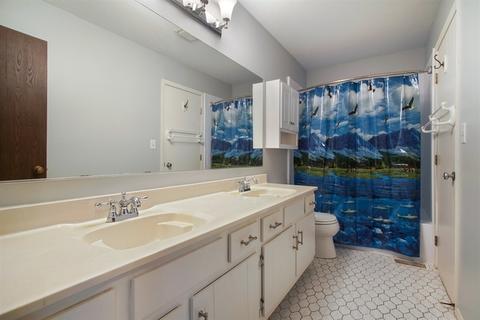 1187 Independence Dr, Bartlett, IL 60103 photo 5
