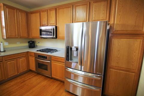 369 Sterling Cir, Cary, IL 60013 photo 5