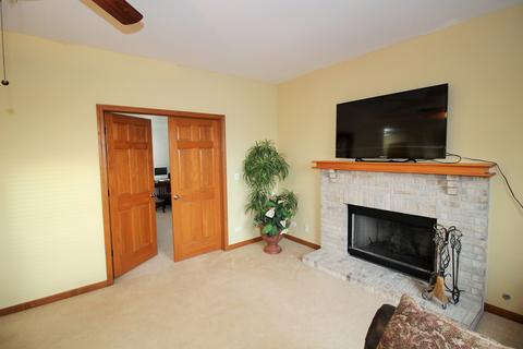 369 Sterling Cir, Cary, IL 60013 photo 10