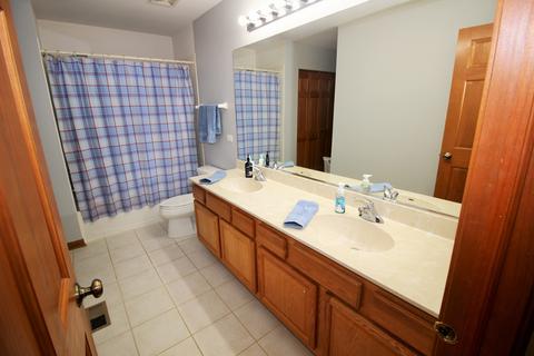369 Sterling Cir, Cary, IL 60013 photo 17