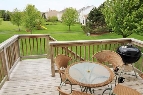369 Sterling Cir, Cary, IL 60013 photo 8