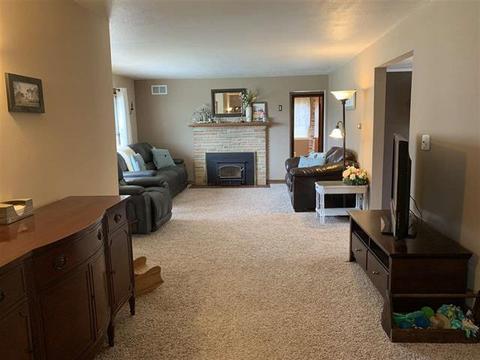 612 E Colden St, Polo, IL 61064 photo 3