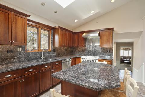 1528 Wadsworth Rd, Wheaton, IL 60189 photo 7