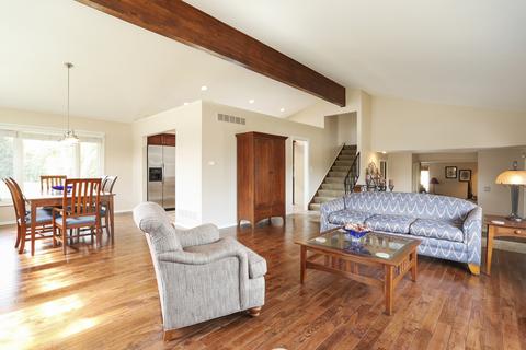 1528 Wadsworth Rd, Wheaton, IL 60189 photo 5