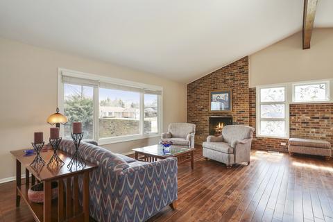 1528 Wadsworth Rd, Wheaton, IL 60189 photo 4
