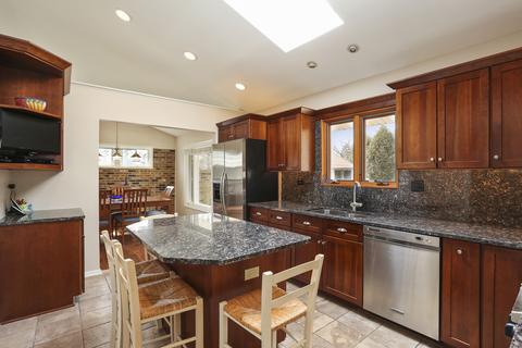 1528 Wadsworth Rd, Wheaton, IL 60189 photo 8