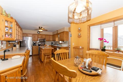 7231 W 73rd St, Bridgeview, IL 60455 photo 4