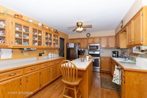 7231 W 73rd St, Bridgeview, IL 60455 photo 3