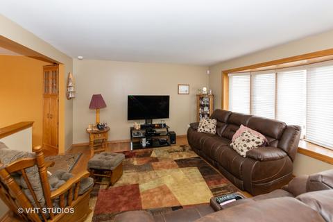 7231 W 73rd St, Bridgeview, IL 60455 photo 2
