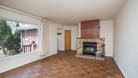 407 S Summit St, Wheaton, IL 60187 photo 2