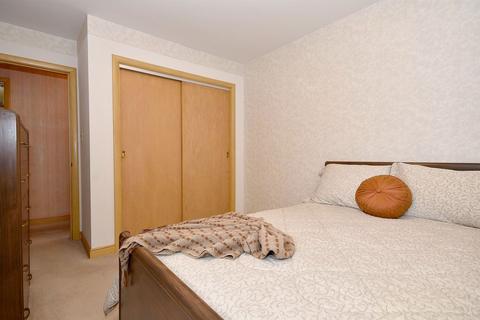 8108 W Memory Ln, Chicago, IL 60656 photo 13