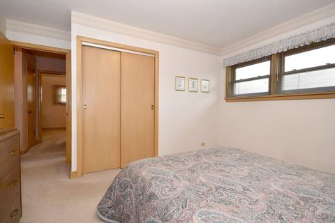 8108 W Memory Ln, Chicago, IL 60656 photo 15