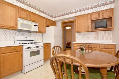 8108 W Memory Ln, Chicago, IL 60656 photo 11
