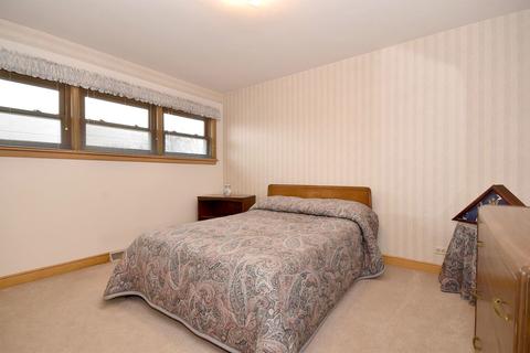 8108 W Memory Ln, Chicago, IL 60656 photo 14