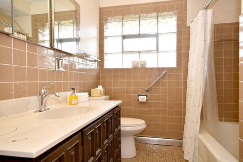 8108 W Memory Ln, Chicago, IL 60656 photo 18