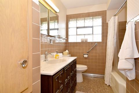 8108 W Memory Ln, Chicago, IL 60656 photo 17