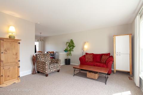 1423 E Lowden Ave, Wheaton, IL 60189 photo 2