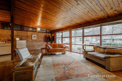 111 Elm St, Wheaton, IL 60189 photo 4