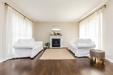 219 S Beverly St, Wheaton, IL 60187 photo 3