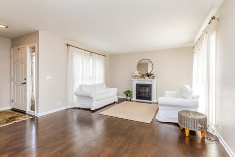 219 S Beverly St, Wheaton, IL 60187 photo 2