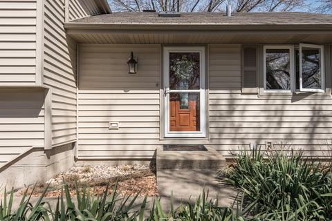 247 Mccook Ct, Bartlett, IL 60103 photo 4