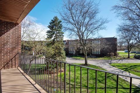 1500 Sandstone Dr #204, Wheeling, IL 60090 photo 9