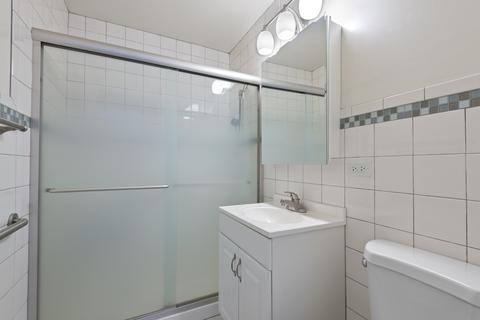 1500 Sandstone Dr #204, Wheeling, IL 60090 photo 5