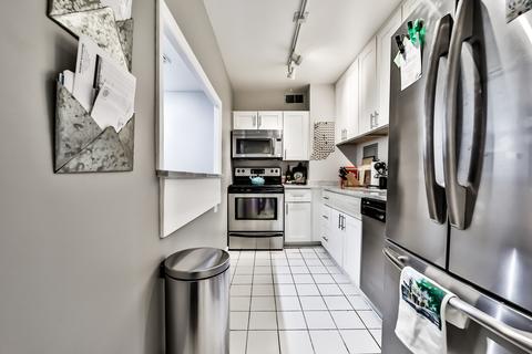 33 E Cedar St #4G, Chicago, IL 60611 photo 4