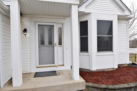2211 Clipper Ct, Elgin, IL 60123 photo 2