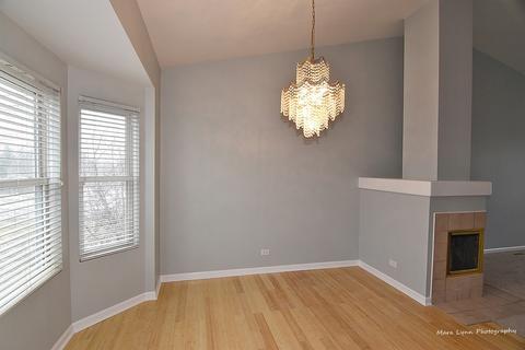 2211 Clipper Ct, Elgin, IL 60123 photo 9